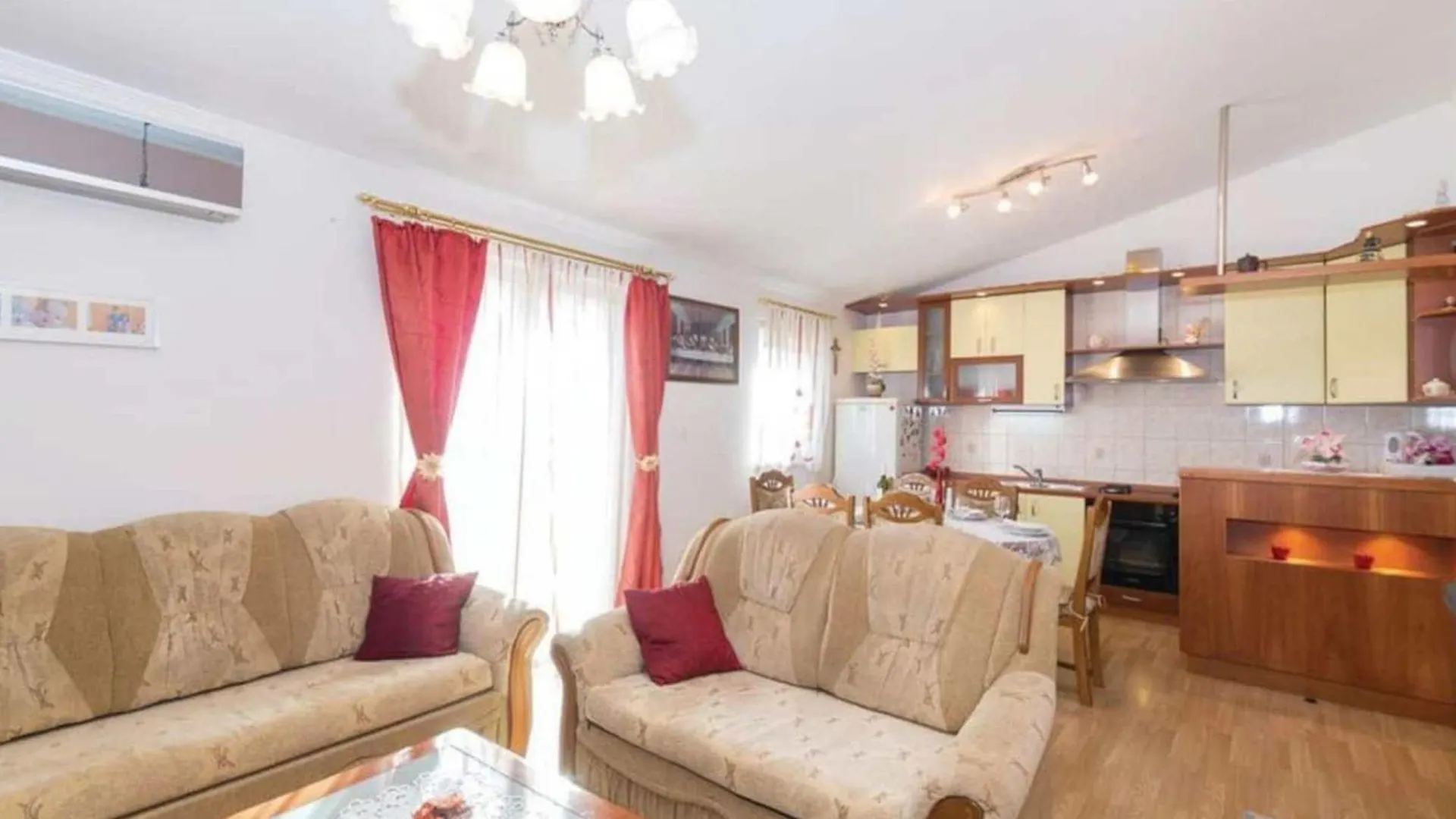 Kastel Luksic Scenic Villa With Pool Kastela