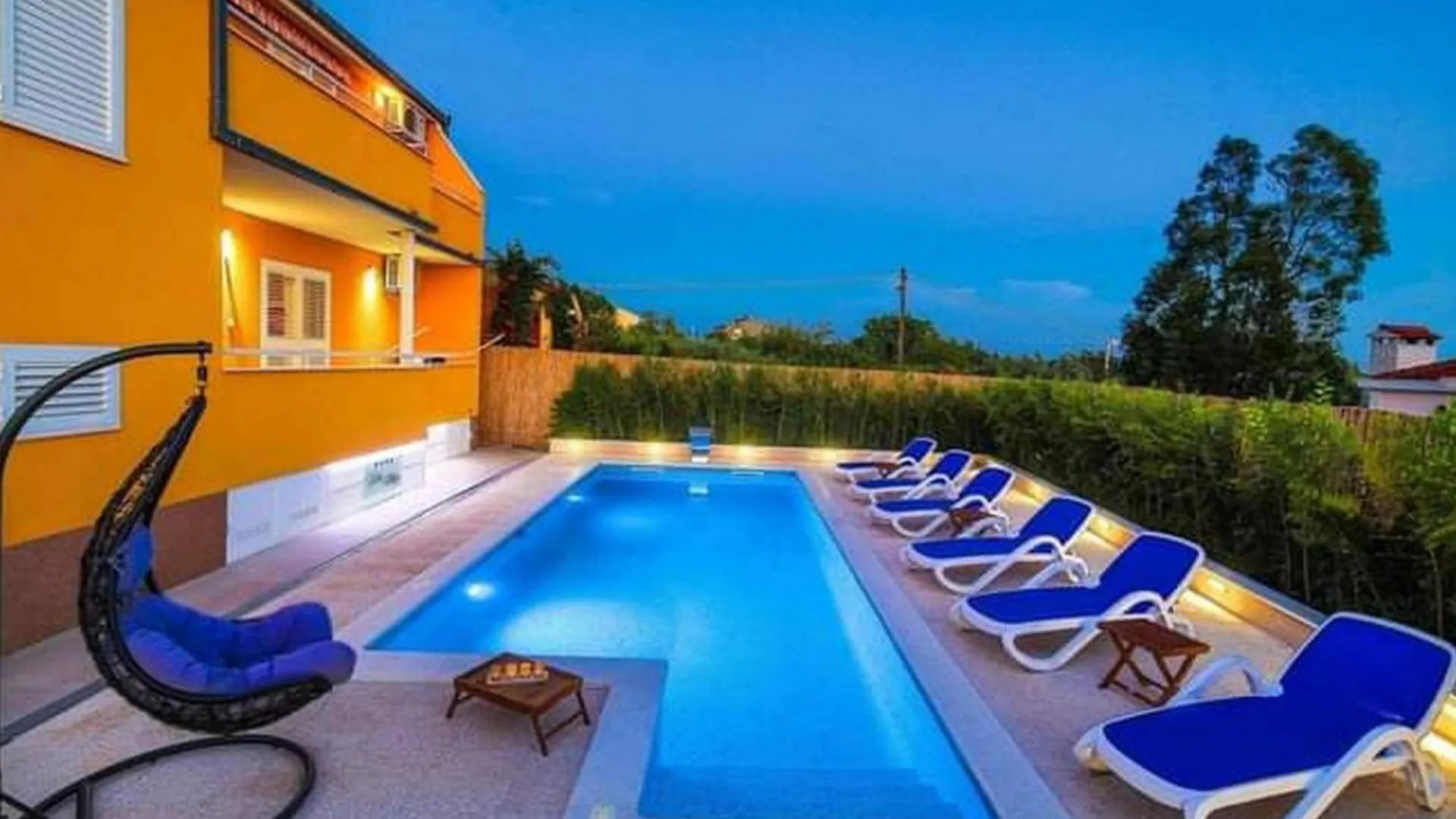 Kastel Luksic Scenic Villa With Pool Kastela