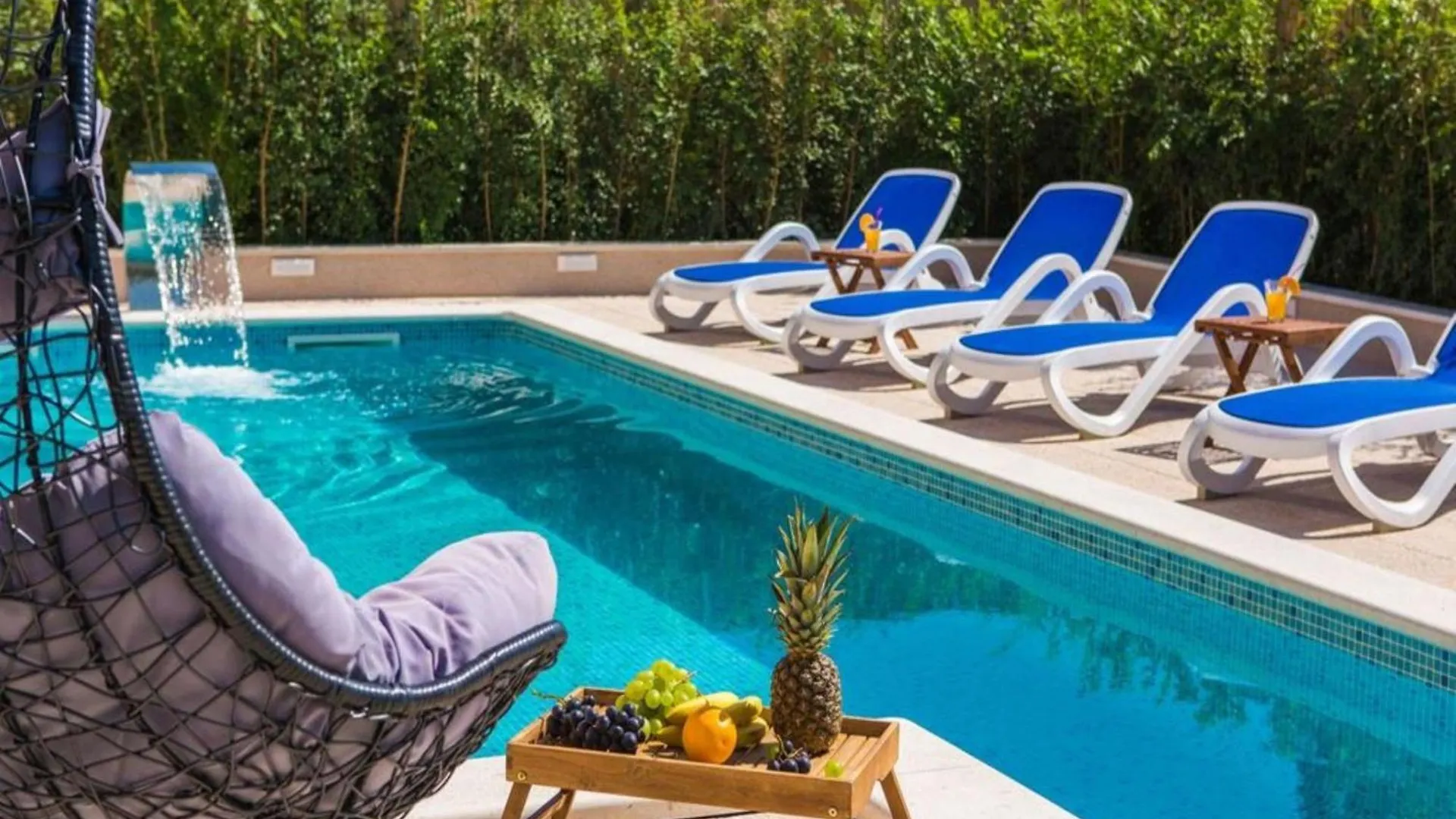 Kastel Luksic Scenic Villa With Pool Kastela