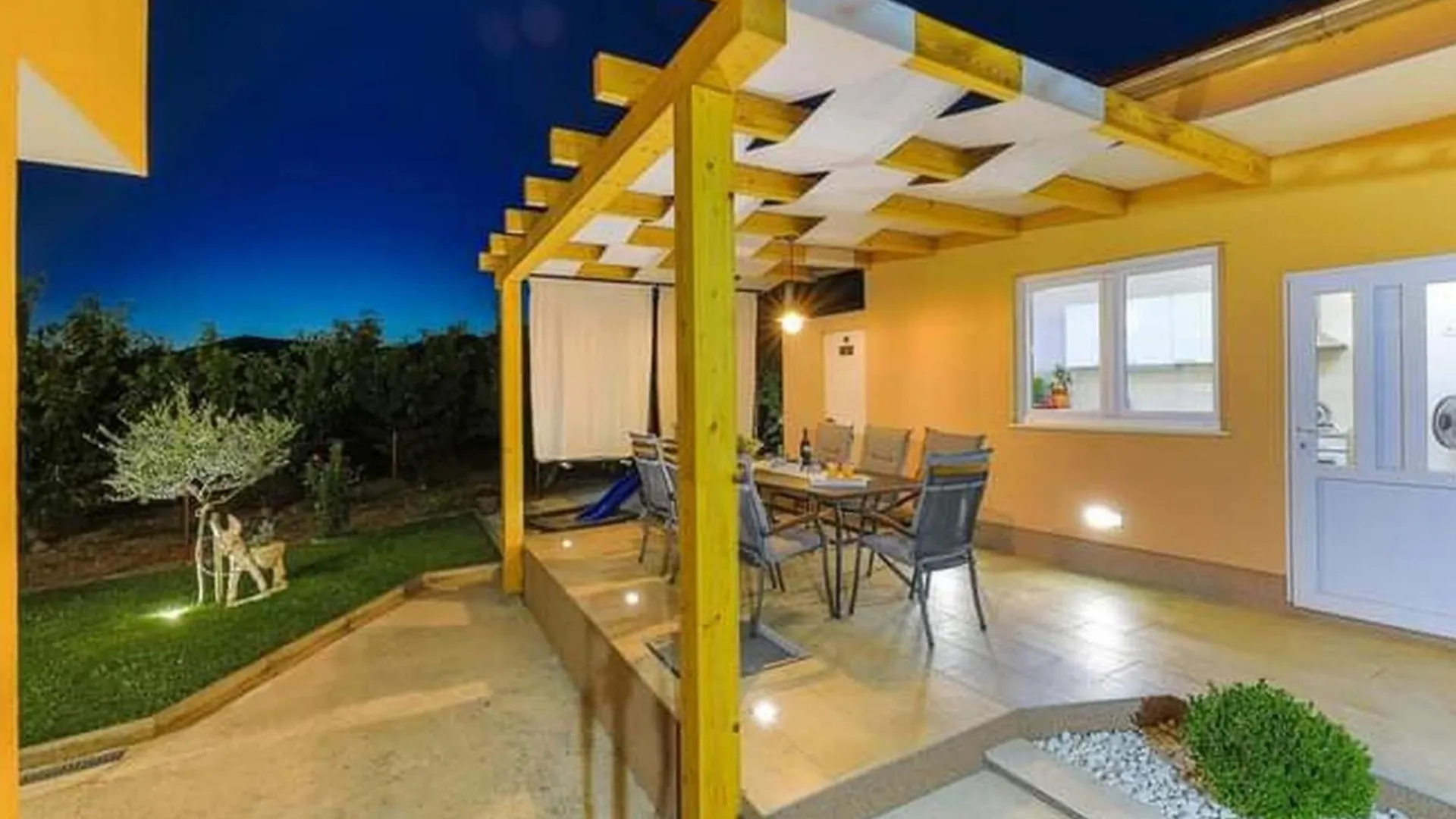 Kastel Luksic Scenic Villa With Pool Kastela 0*,